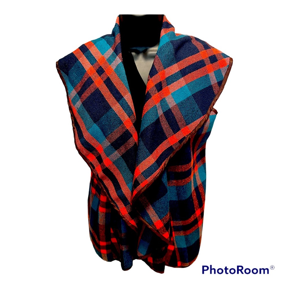 Beautiful fall color shrug style coat. Must have piece in every fall closet